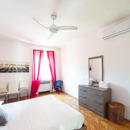 Corso A12 Apartamento Milão